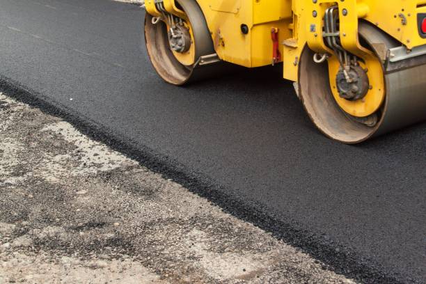 Best Asphalt Driveway Installation  in Carrollton, MO